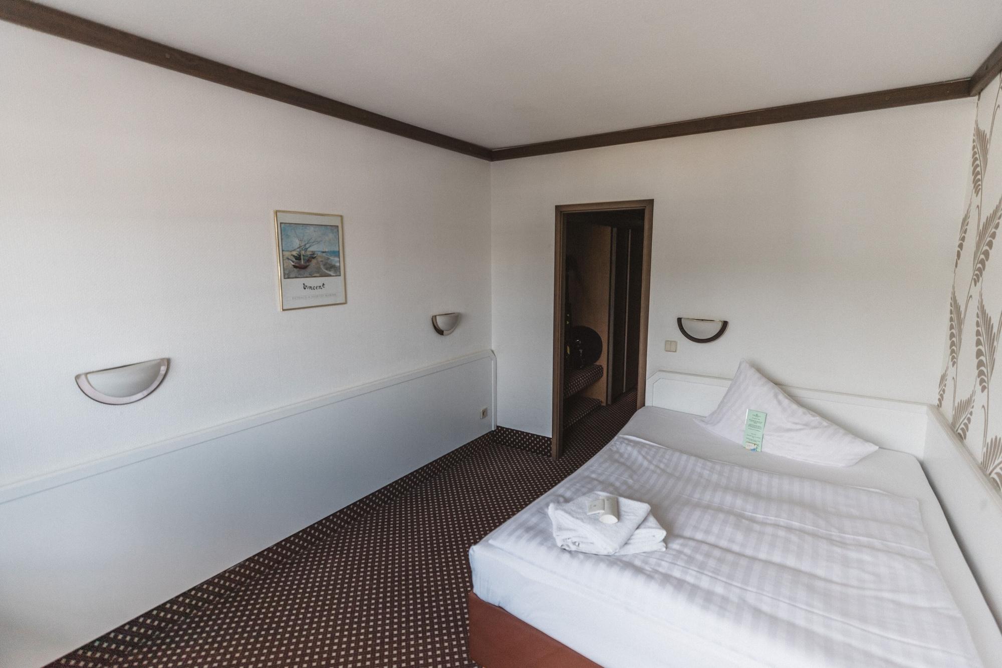 Terminal Hotel Koeln Ngoại thất bức ảnh