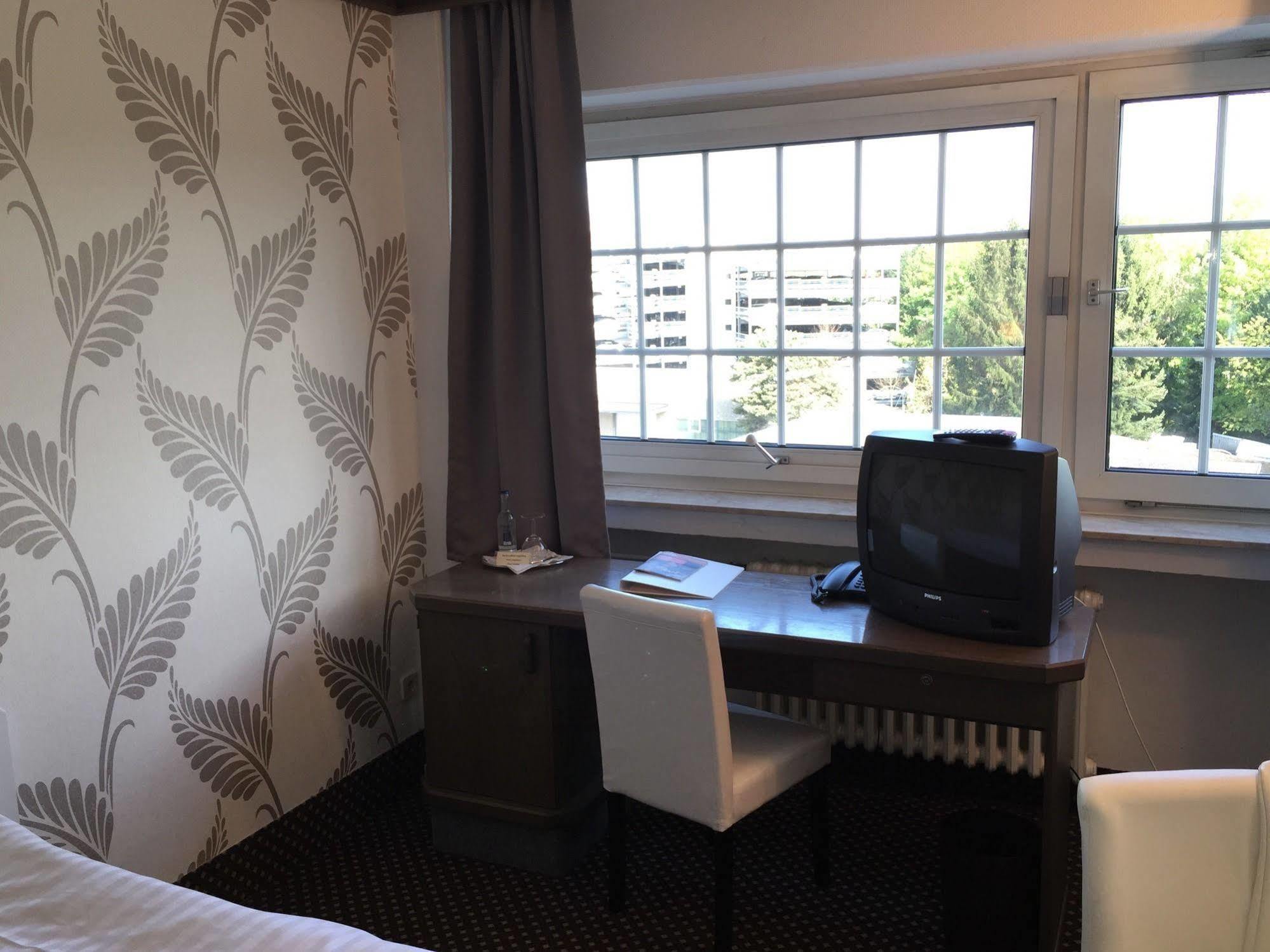 Terminal Hotel Koeln Ngoại thất bức ảnh