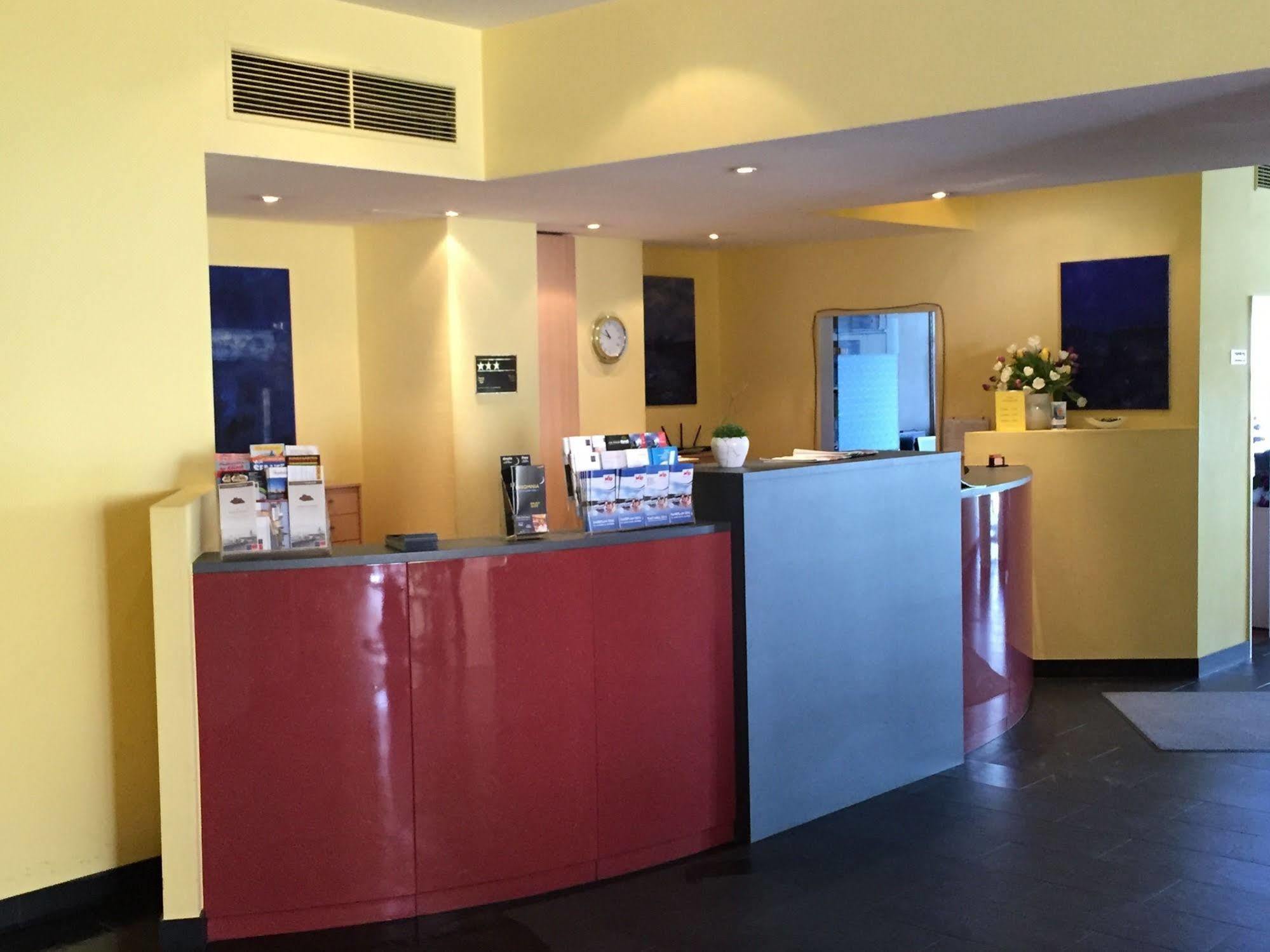 Terminal Hotel Koeln Ngoại thất bức ảnh