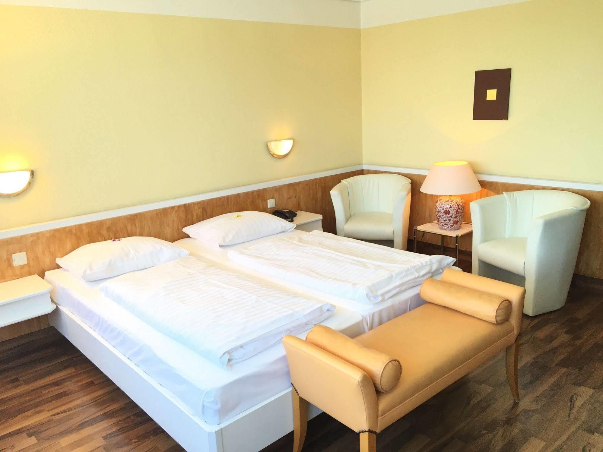 Terminal Hotel Koeln Ngoại thất bức ảnh