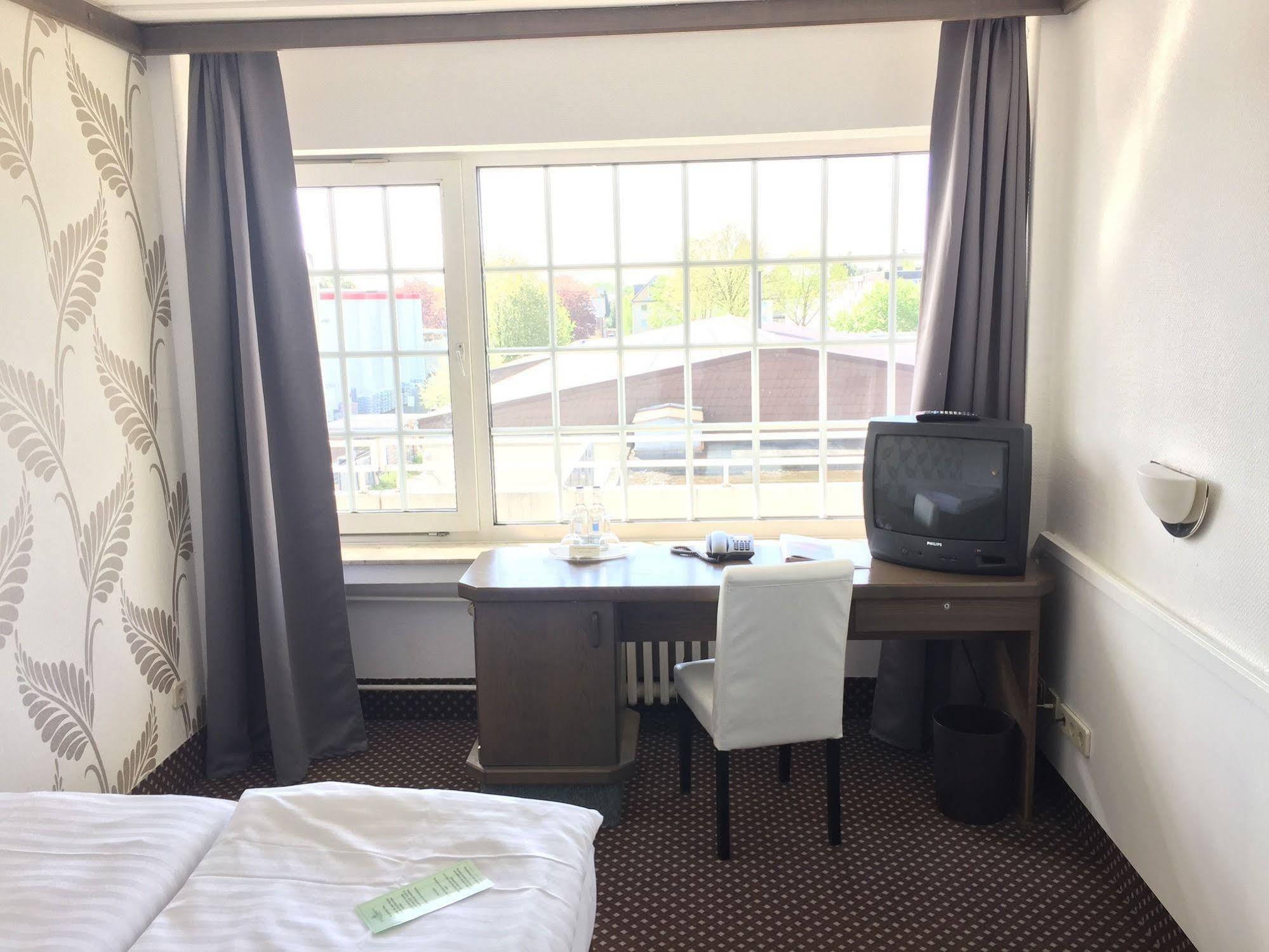 Terminal Hotel Koeln Ngoại thất bức ảnh