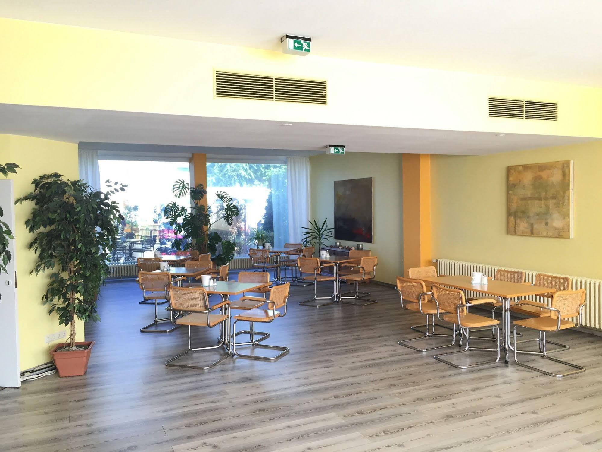 Terminal Hotel Koeln Ngoại thất bức ảnh