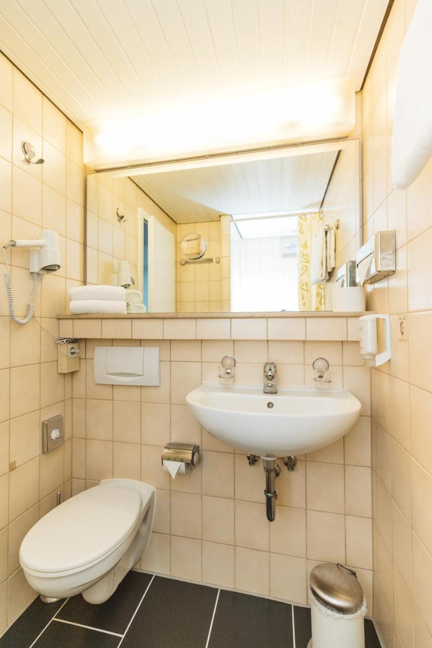 Terminal Hotel Koeln Ngoại thất bức ảnh